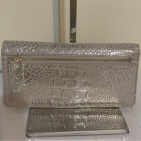 SOLD Brahmin Ady Oyster Mini Melbourne - Picture 5 of 5